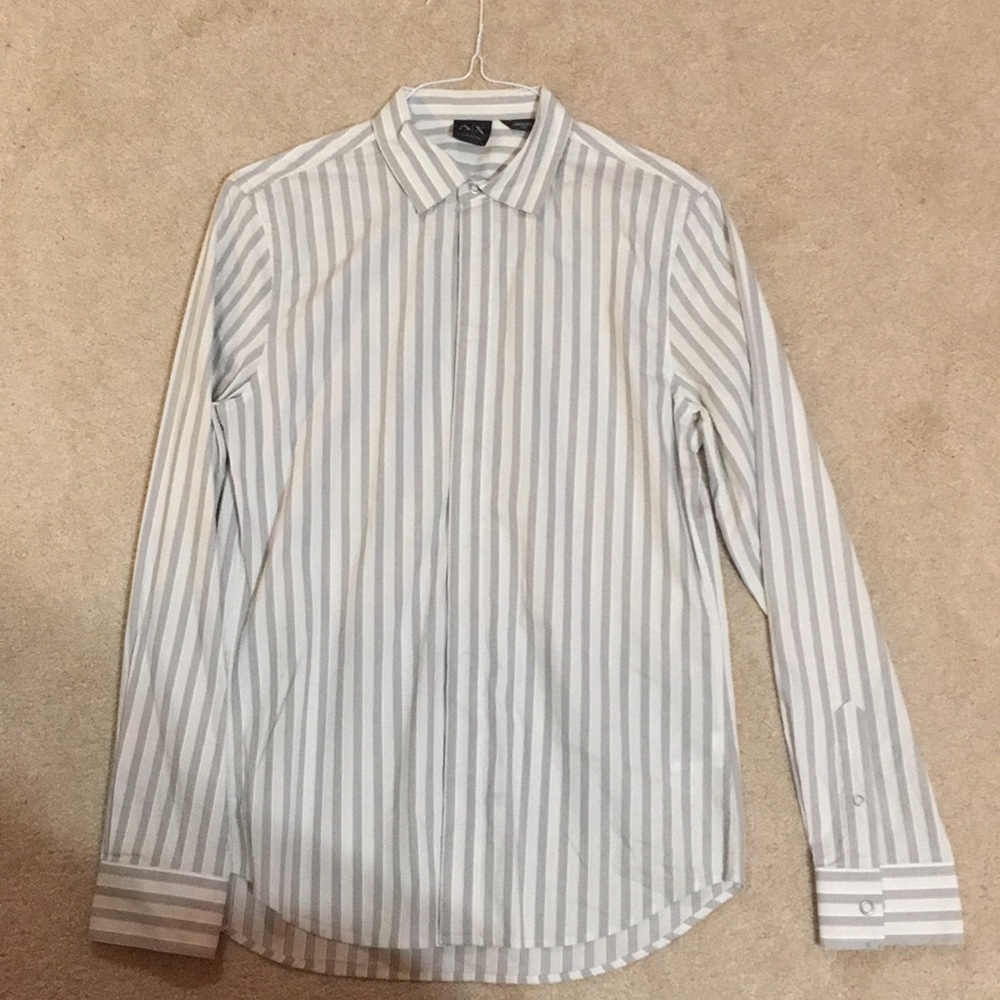 White and grey men’s medium shirt